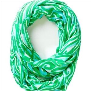 Lilly Pulitzer Riley Infinity Scarf NWT